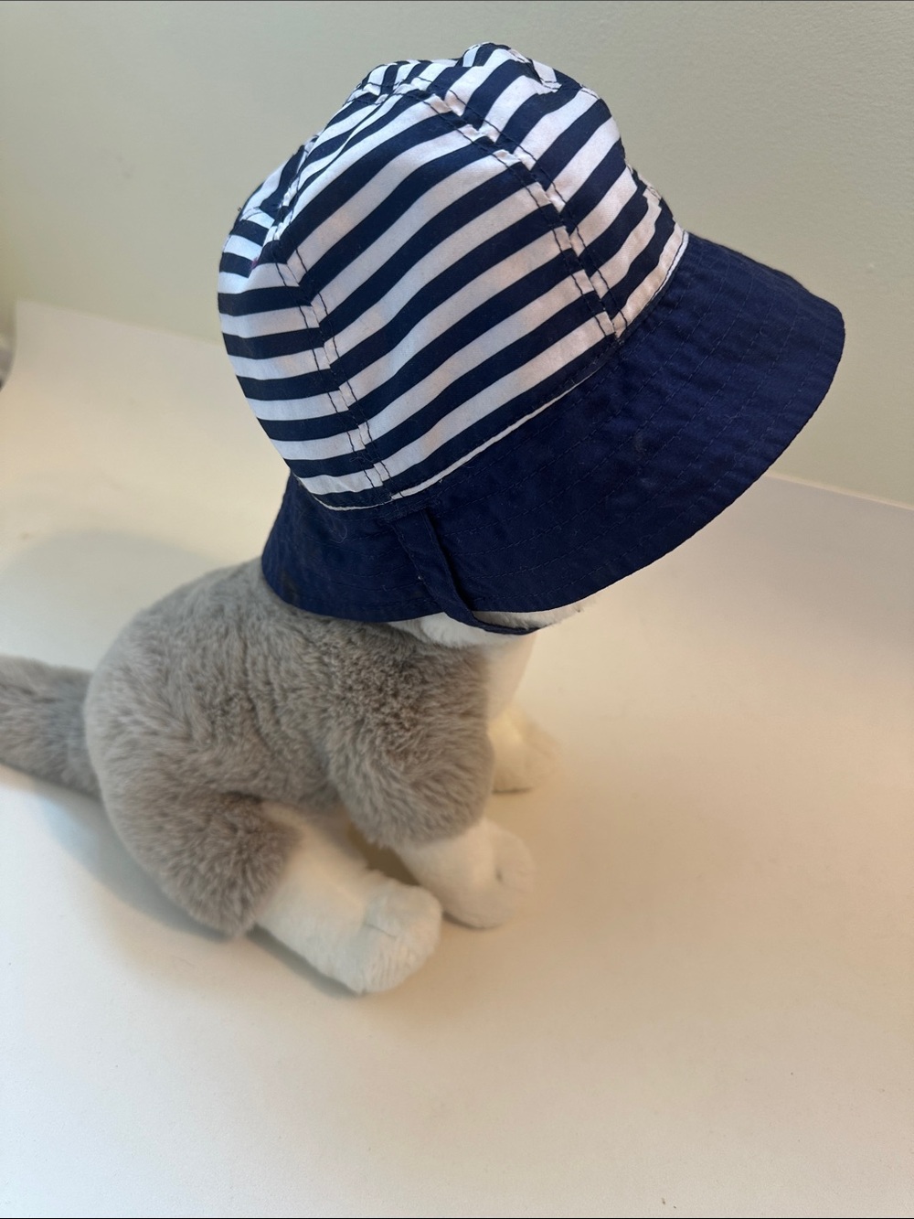 Infant sun hat with straps- boy